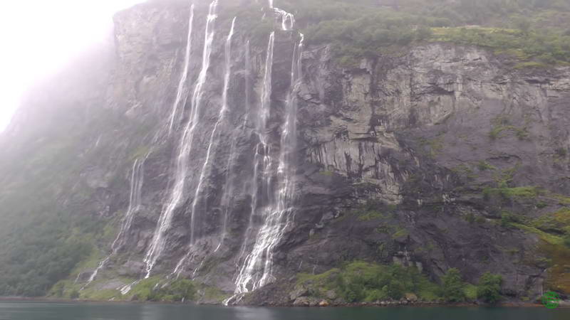 Geiranger - Seven Sisters Waterfall